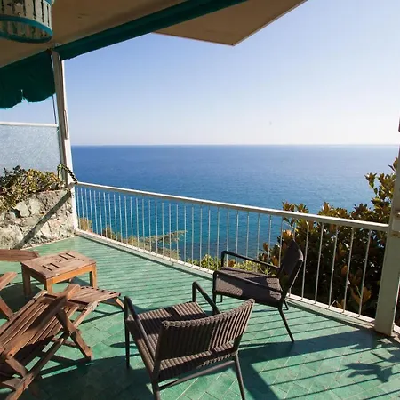 Apartment Appartamento A Picco Sul Mare
