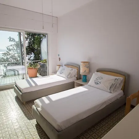 Appartamento A Picco Sul Mare Apartment *