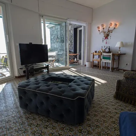 Apartment Appartamento A Picco Sul Mare Varazze