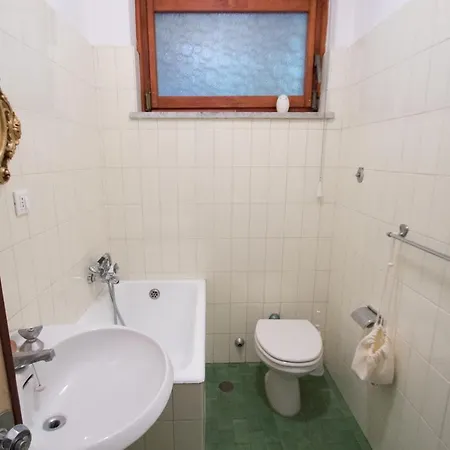 Apartment Appartamento A Picco Sul Mare Varazze